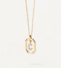 Carica l'immagine nel visualizzatore di Gallery, PDPAOLA Donna Collana Mini Letter C  Gold-CO01-514-U