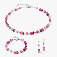Carica l'immagine nel visualizzatore di Gallery, Orecchini GeoCUBE® Iconic Magenta 2838/21-0422