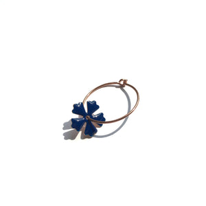 Fiore blu monorecchino