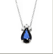 Carica l&#39;immagine nel visualizzatore di Gallery, Collana zaffiro blu naturale a goccia e tre diamanti