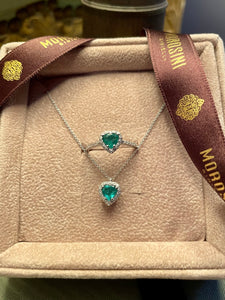Anello Cuore di Smeraldo e Diamanti